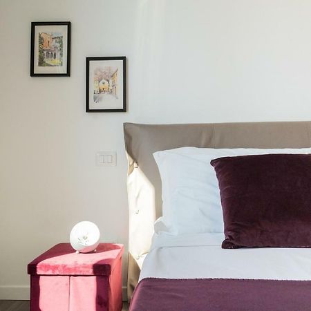 Central & Modern Apartment By Rent All Комо Екстериор снимка