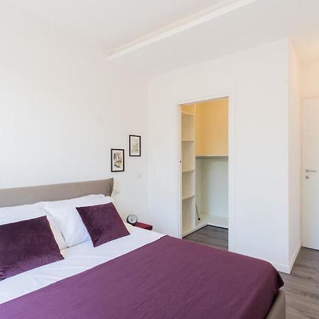 Central & Modern Apartment By Rent All Комо Екстериор снимка