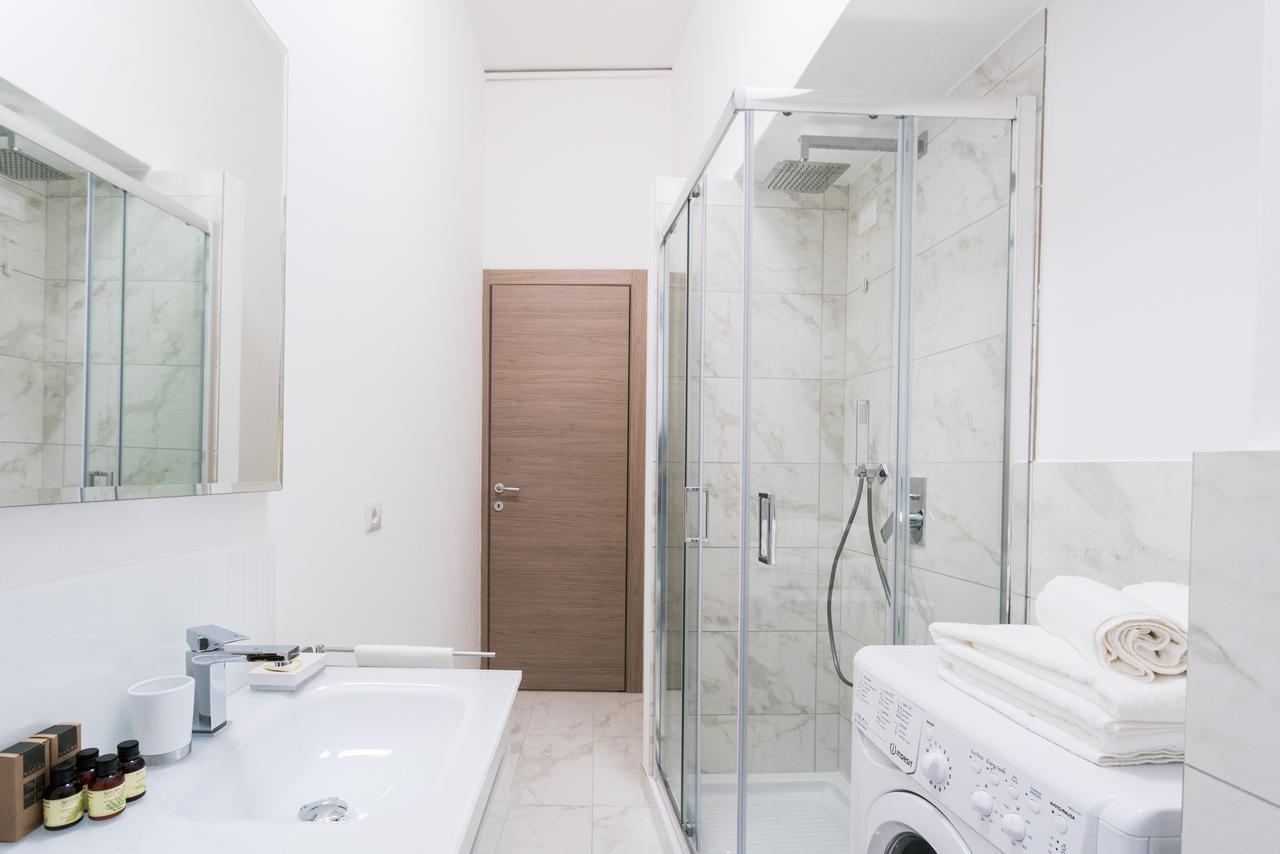 Central & Modern Apartment By Rent All Комо Екстериор снимка