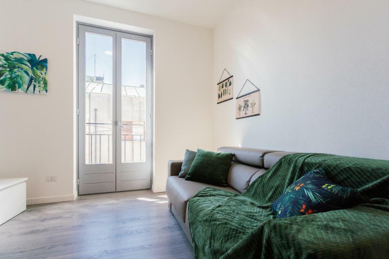 Central & Modern Apartment By Rent All Комо Екстериор снимка