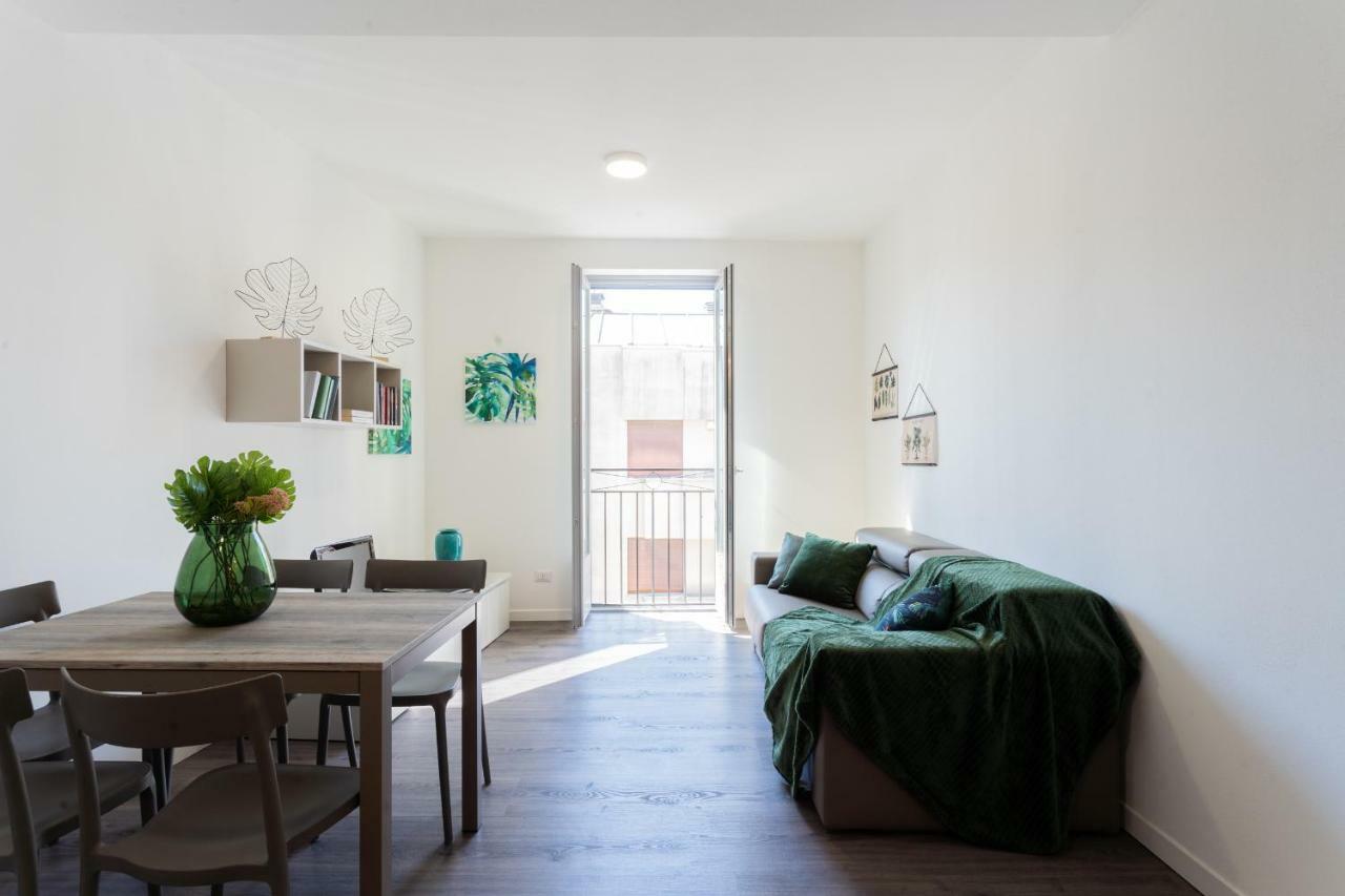 Central & Modern Apartment By Rent All Комо Екстериор снимка