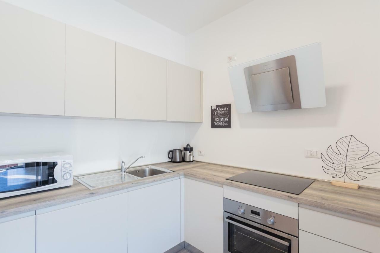 Central & Modern Apartment By Rent All Комо Екстериор снимка