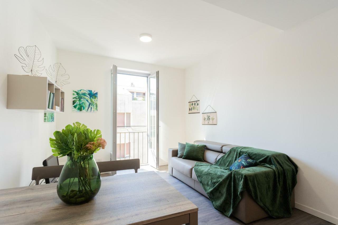 Central & Modern Apartment By Rent All Комо Екстериор снимка